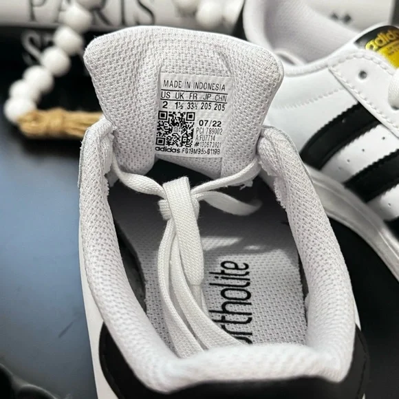 Adidas Superstar- Youth 2 - Picture 7 of 7